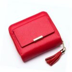 Portefeuille femme en cuir grainé avec pendentif - Écrin élégant pour cartes et monnaie - Rouge